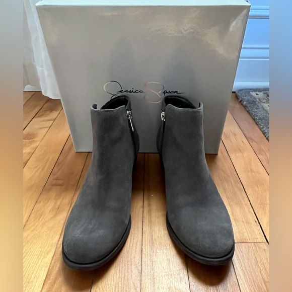 Jessica Simpson sued booties, size 8 - Picture 1 of 11